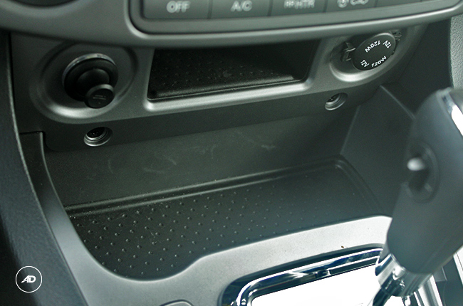 2018 Ssangyong Rodius interior