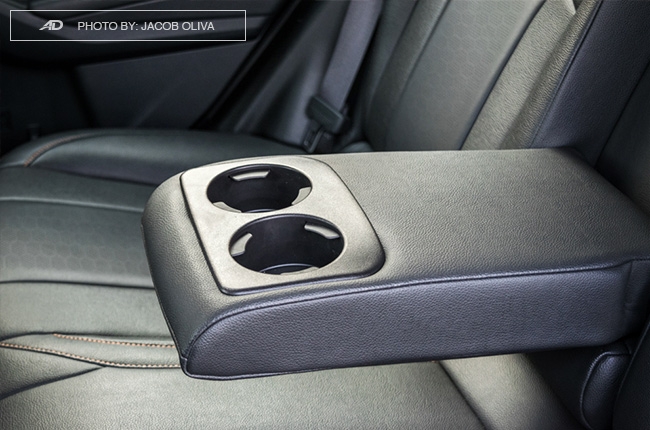 2018 subaru xv center armrest