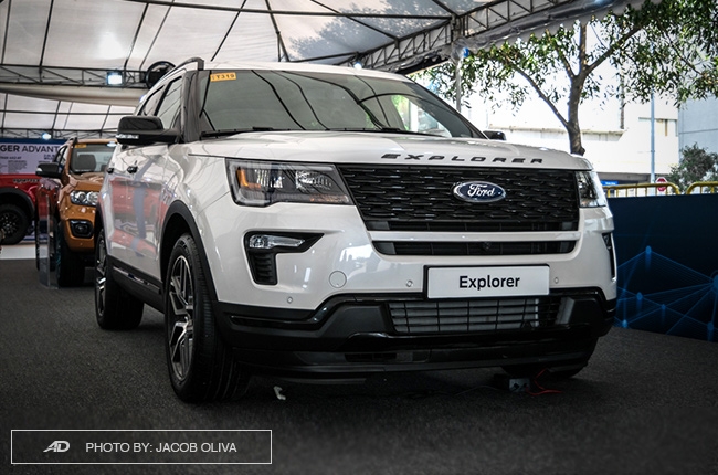 2019 Ford Explorer exterior front