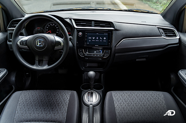 2019 honda brio dashboard