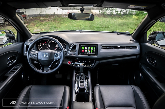 2019 Honda HR-V Steering Wheel and Dashboard.