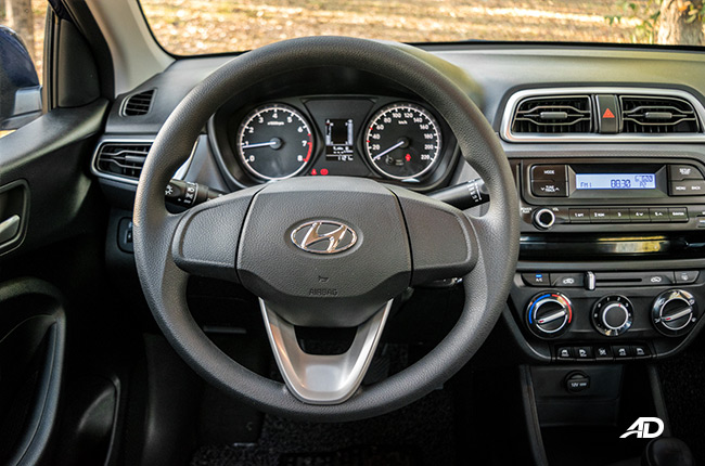 2019 Hyundai Reina interior