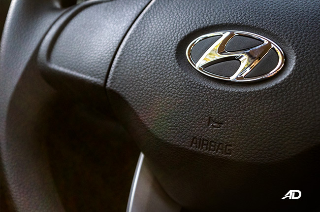 2019 Hyundai Reina interior