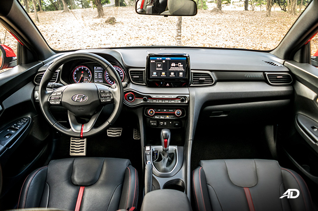 2019 Hyundai veloster interior