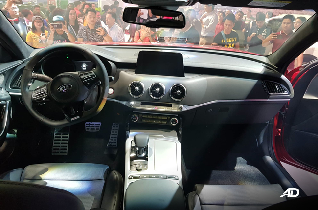 2019 Kia Stinger interior