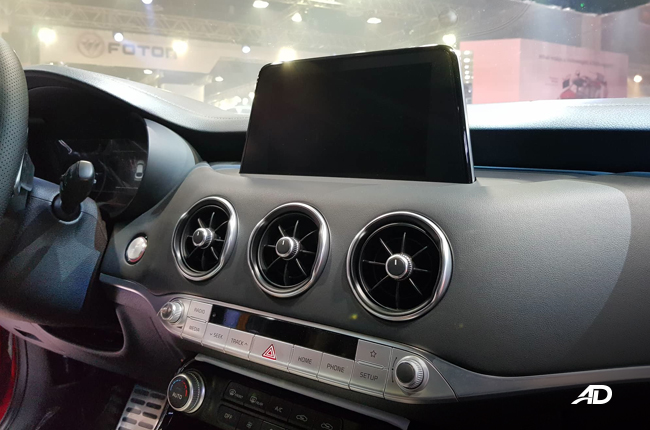 2019 Kia Stinger interior