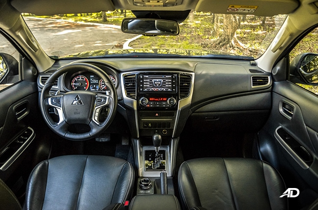 2019 Mitsubishi Strada Philippines interior dashboard
