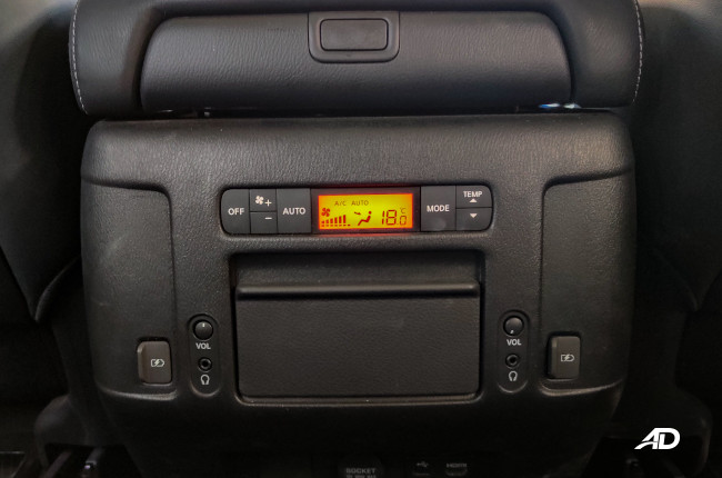 2019 Nissan Patrol MIddle Row A/C Controls