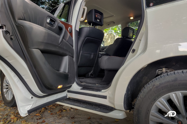 2019 Nissan Patrol Middle Row Leg Space