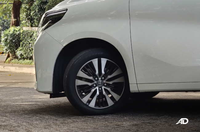 2019 Toyota Alphard Exterior Front Wheels