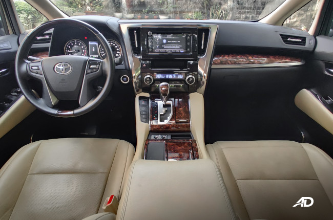 2019 Toyota Alphard Interior Dashboard