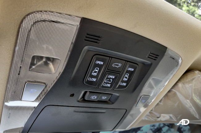 2019 Toyota Alphard Interior Power Door and Rear Door Controls