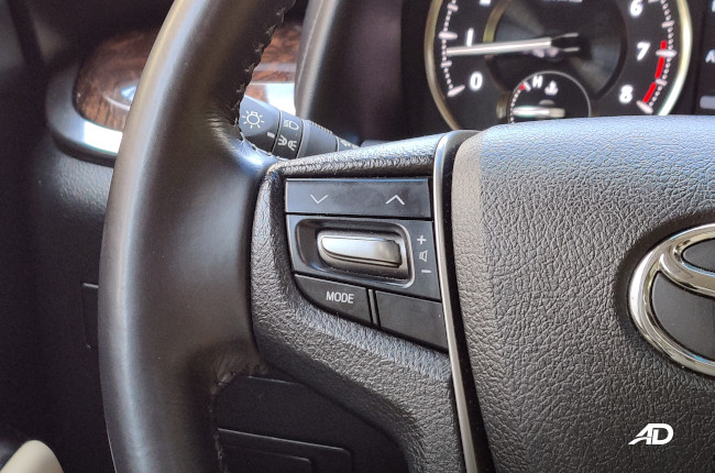 2019 Toyota Alphard Media Controls