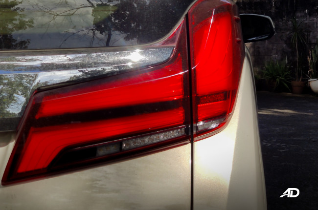 2019 Toyota Alphard rear taillight