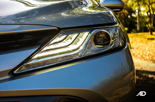 2019 Toyota Camry daytime running lights