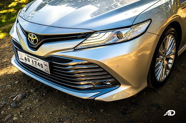 2019 Toyota Camry fascia