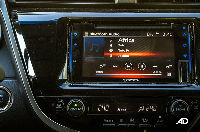 2019 Toyota Camry infotainment