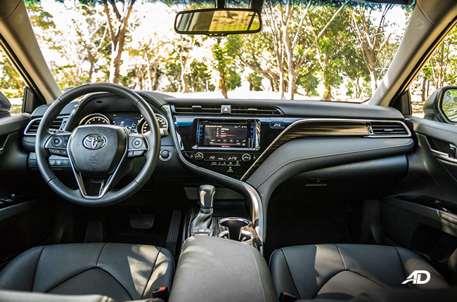 2019 toyota camry interior