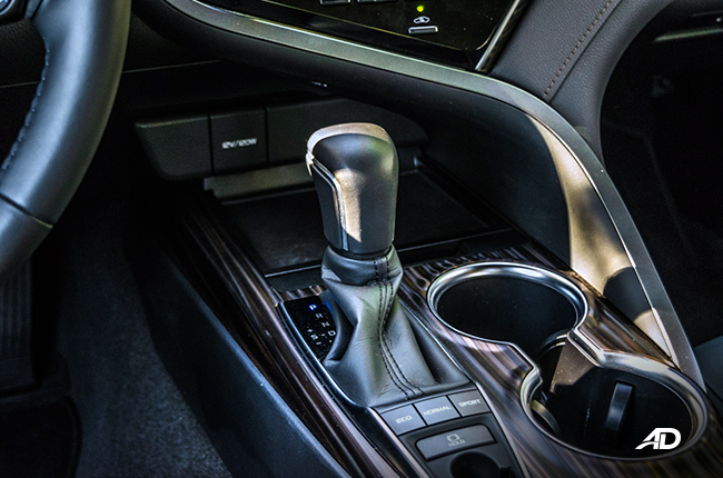 2019 toyota camry interior