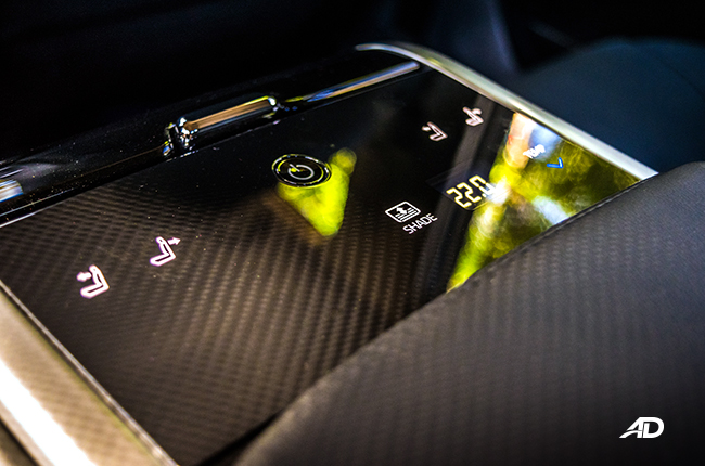 2019 Toyota Camry rear panel controls