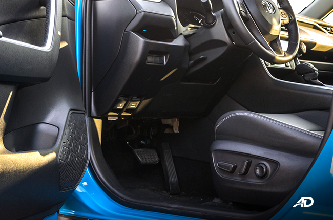 2019 toyota rav4 interior