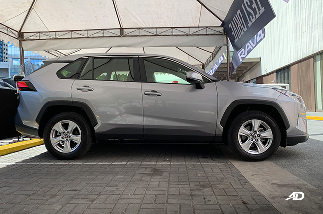 2019 Toyota RAV4 side