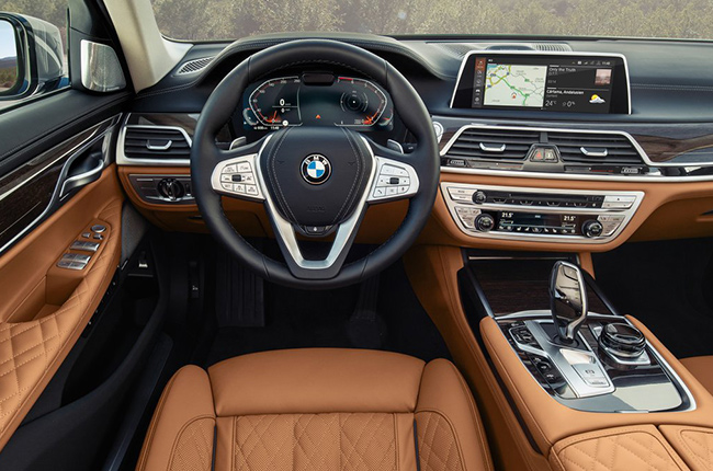 2020 BMW 7 Series interior