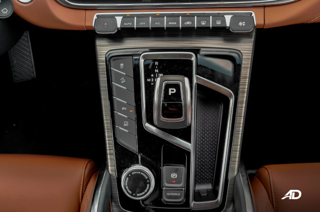 2020 Geely Azkarra Center Console 