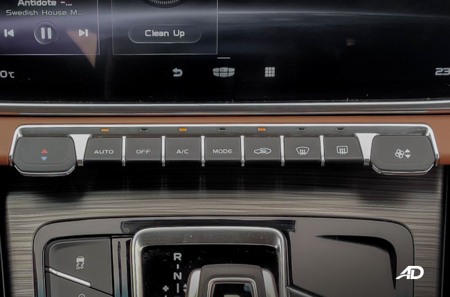2020 Geely Azkarra Interior climate controls 