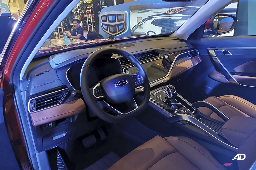 2020 Geely Azkarra interior driver's seat mall display