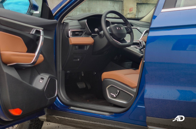 2020 Geely Azkarra Interior Front Driver Legroom