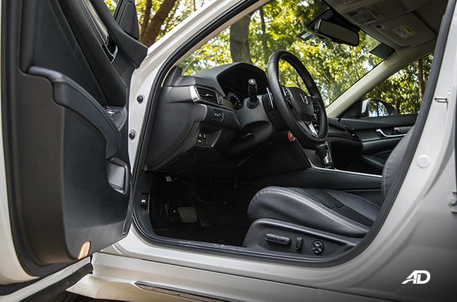 2020 Honda Accord EL Turbo Interior Front Legroom