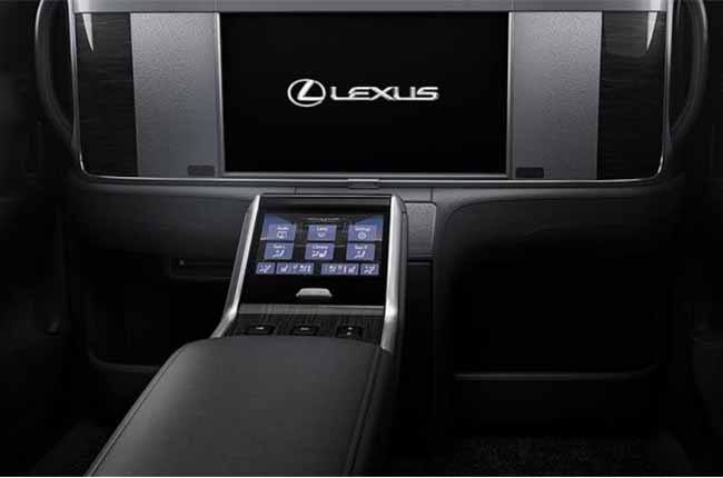 2020 Lexus LM  center console