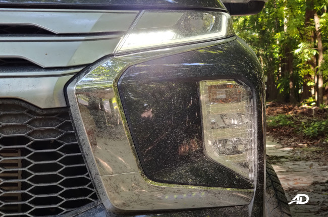 2020 Mitsubishi Montero Sport Facelift Headlight and foglamps