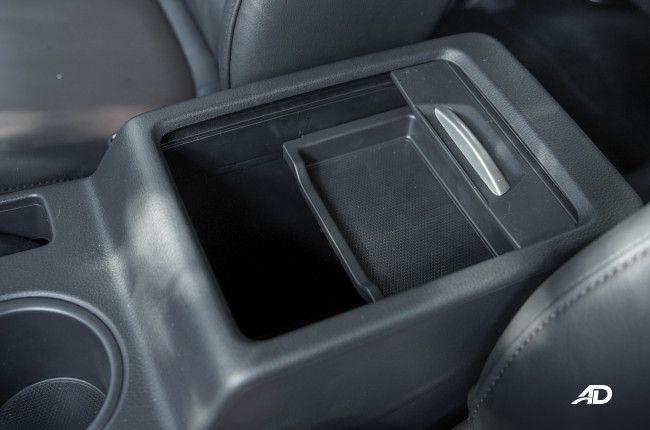 2020 Mitsubishi Xpander Cross Philippines inteiror center console storage