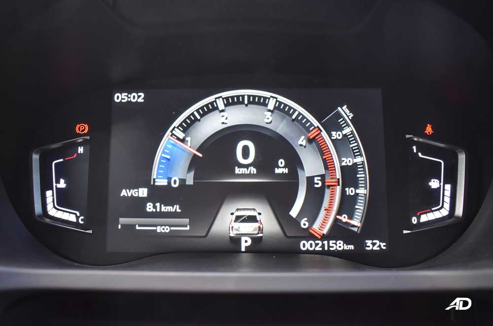 2020 Montero Sport road test LCD display