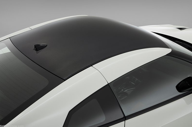 2020 Nissan GT-R NISMO carbon-fiber roof
