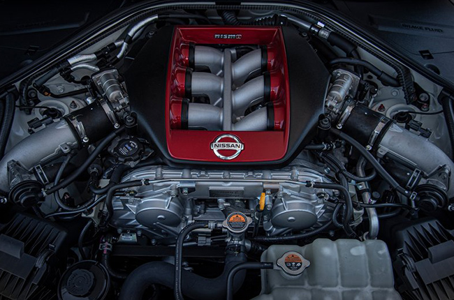 2020 Nissan GT-R NISMO engine