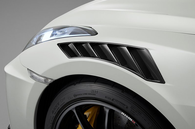 2020 Nissan GT-R NISMO fenders