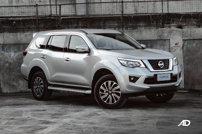 2020 Nissan Terra 4x2 VL Exterior Front Quarter