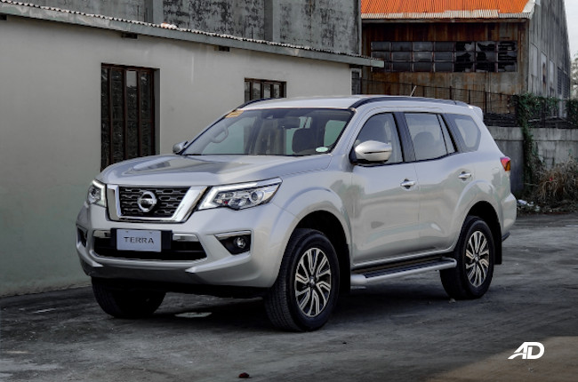 2020 Nissan Terra 4x2 VL Exterior Front Quarter