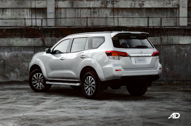 2020 Nissan Terra 4x2 VL Exterior Rear Quarter