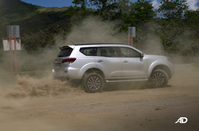 2020 Nissan Terra 4x2 VL Exterior Rolling 