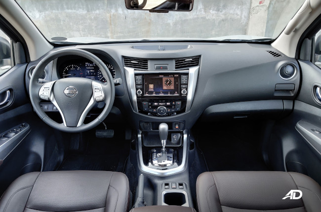 2020 Nissan Terra 4x2 VL Interior dashboard