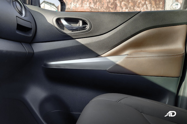 2020 Nissan Terra 4x2 VL Interior doorcards
