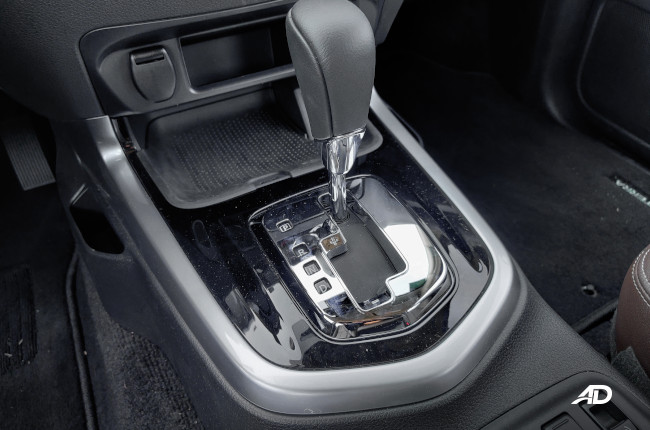 2020 Nissan Terra 4x2 VL Interior gear lever