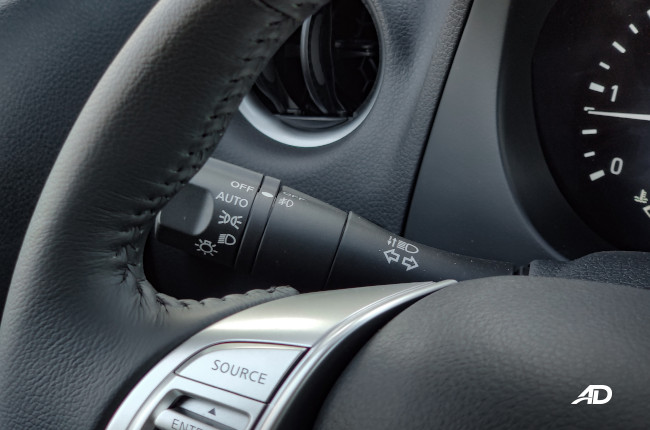 2020 Nissan Terra 4x2 VL Interior light stalk