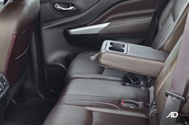 2020 Nissan Terra 4x2 VL Interior Middle Row Arm Rest