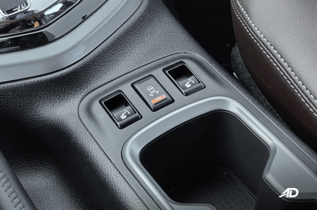 2020 Nissan Terra 4x2 VL Interior seat tumble switches
