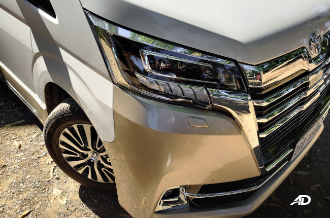 2020 Toyota Hiace Super Grandia Elite Exterior headlight and front bumper